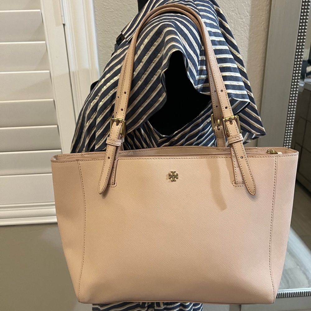 Tory Burch Small Robinson Tote